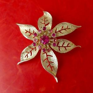 Vintage Sarah Coventry broach pink poinsettia